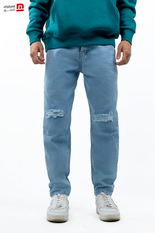 boy friend cutting jeans 1